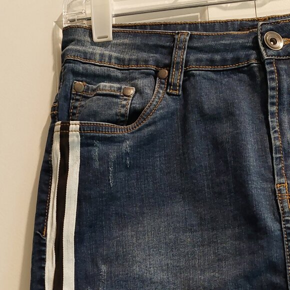 Suko Jeans Blue Denim Stripe Fringe Hem Skirt Women's Size 8 - Picture 4 of 15
